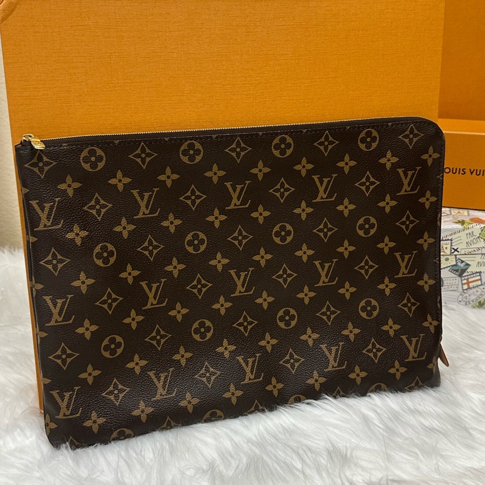 Louis Vuitton  Monogram Pouch✨